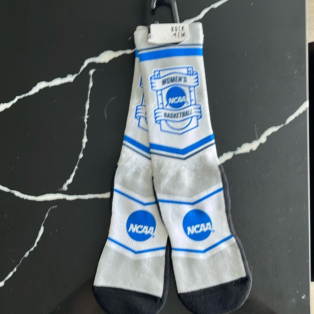 NWT OFFICIAL NCAA Tournament Women’s Basketball Socks L / XL